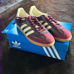 ADIDAS SAMBAS OG NWT MAROON/GOLD WOMEN'S 9